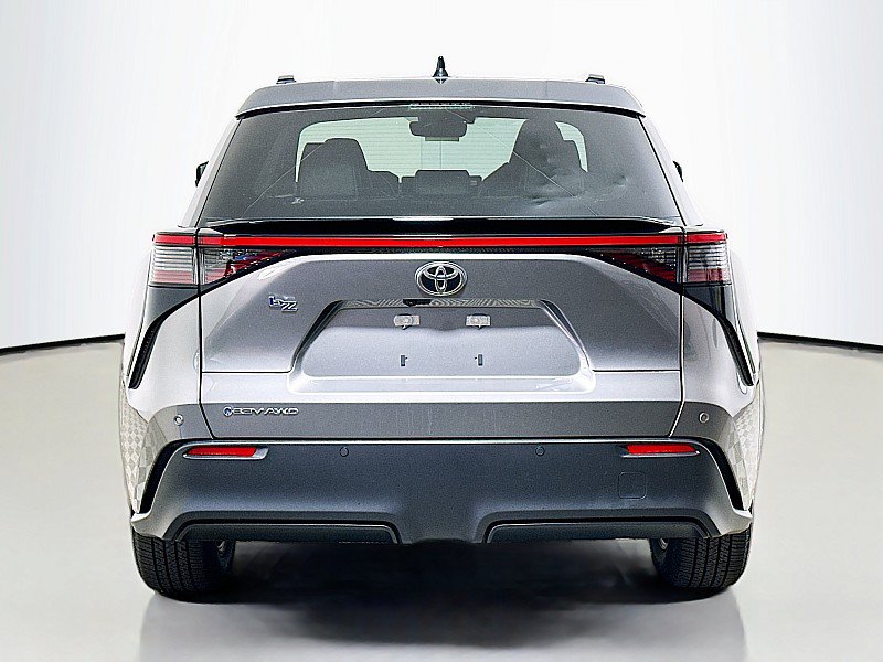 2026 Toyota bZ XLE - Photo 6