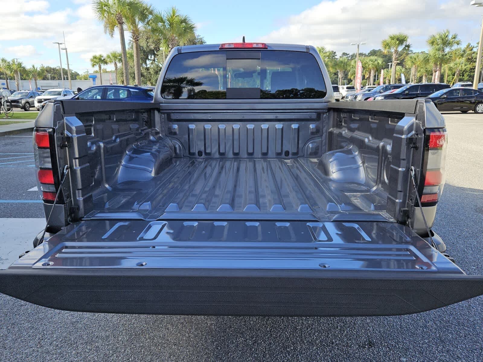 2026 Nissan Frontier S - Photo 6