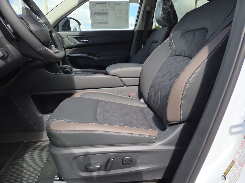 New 2026 Nissan Pathfinder Platinum SUV