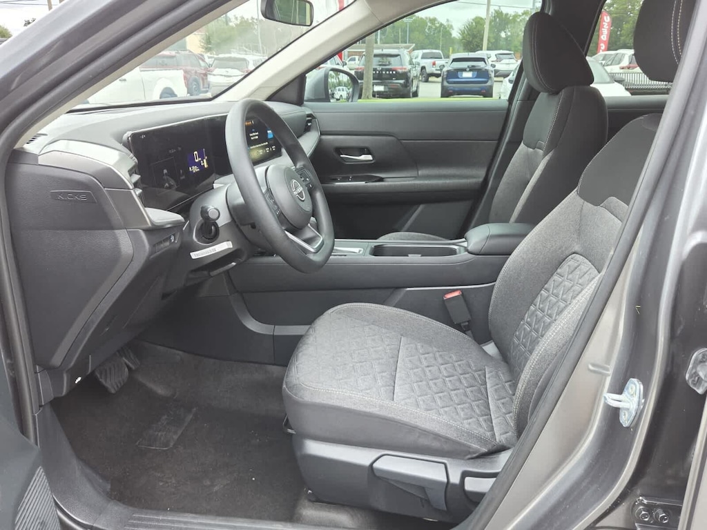 Used 2025 Nissan Kicks SV SUV