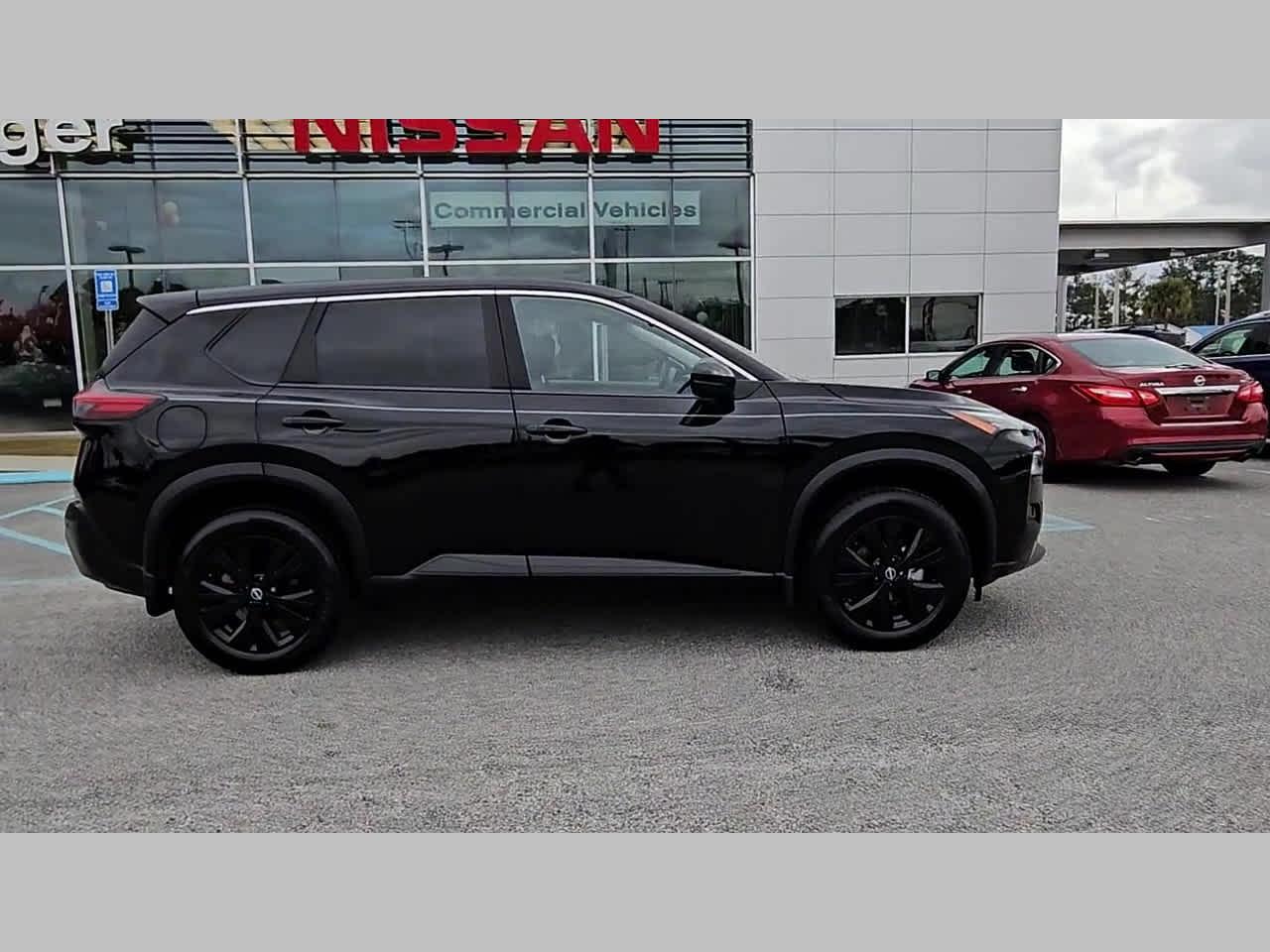 2023 Nissan Rogue SV - Photo 35