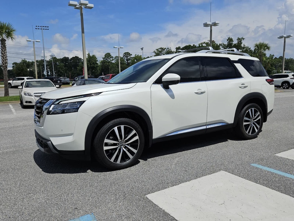 Used 2024 Nissan Pathfinder Platinum SUV