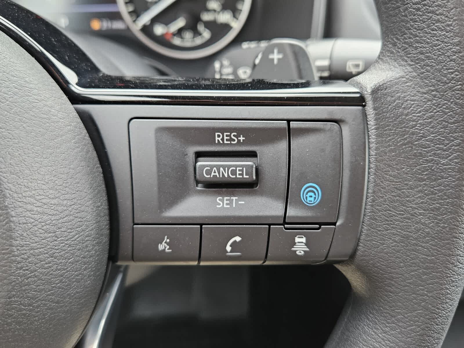 2023 Nissan Rogue SV - Photo 13