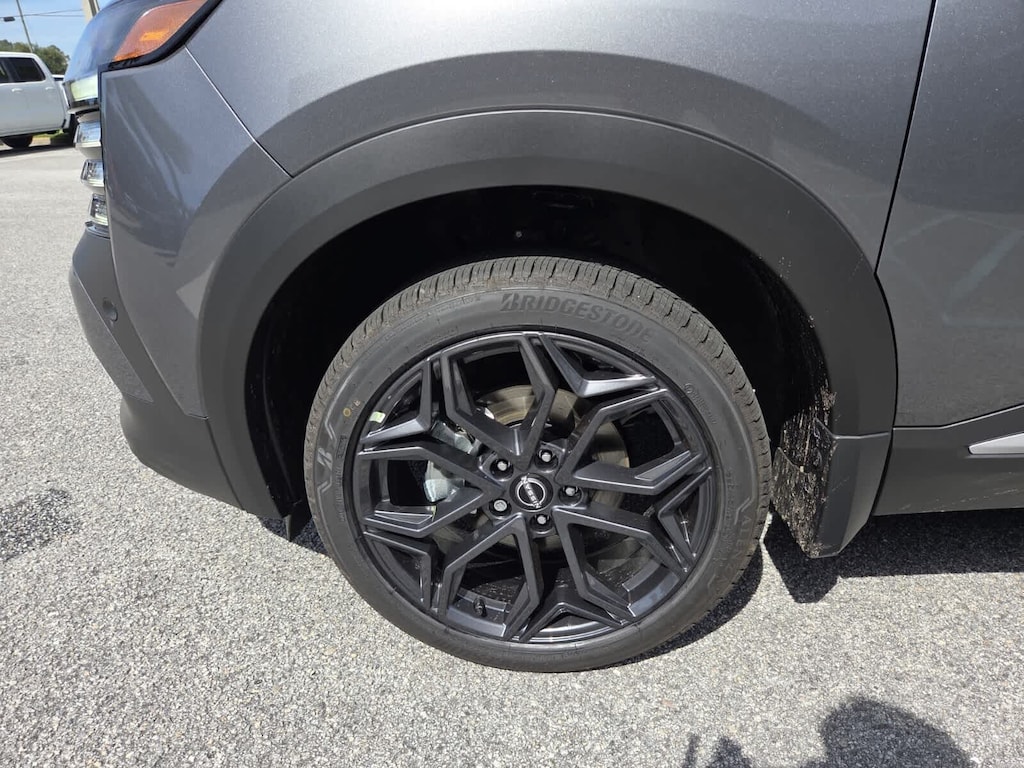 New 2027 Nissan Kicks SR Crossover