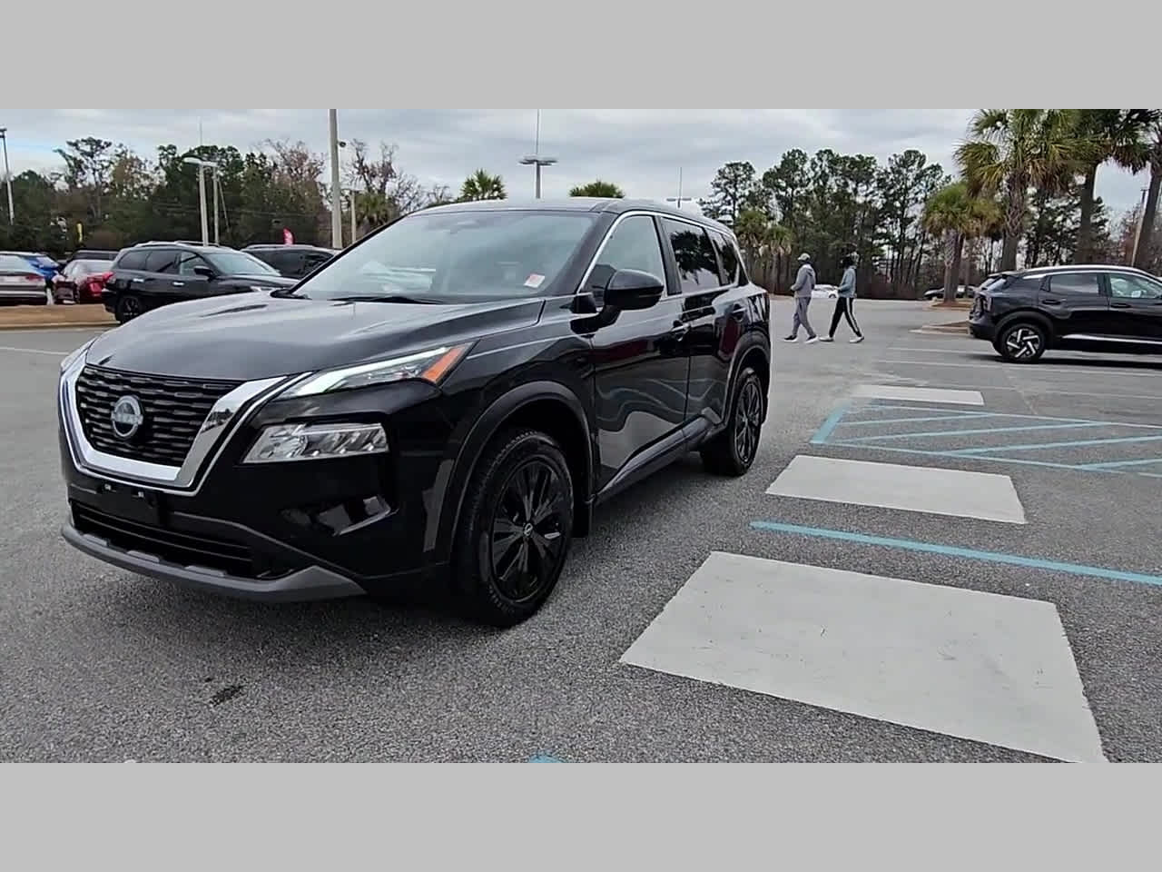 2023 Nissan Rogue SV - Photo 24