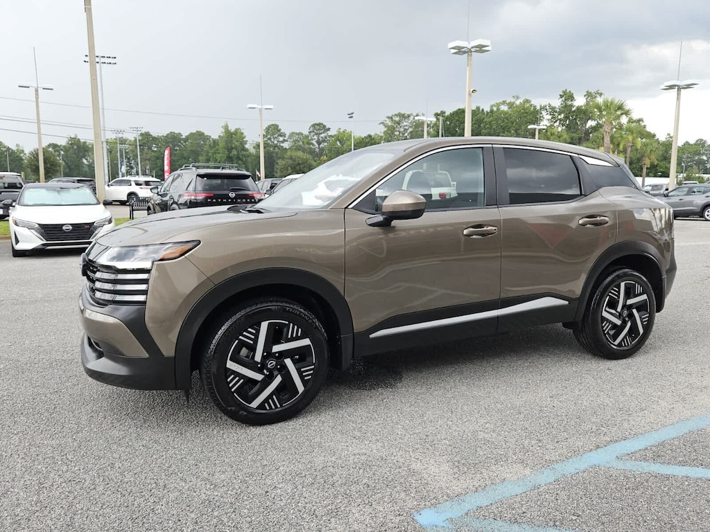 Used 2025 Nissan Kicks SV SUV