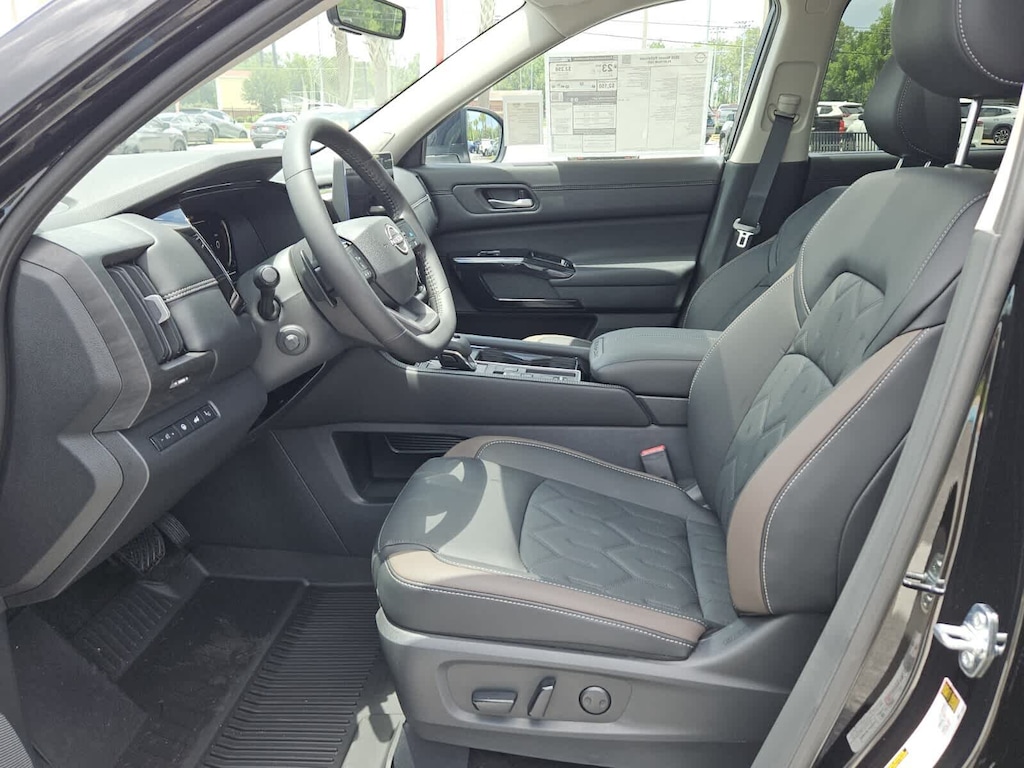 New 2026 Nissan Pathfinder Platinum SUV