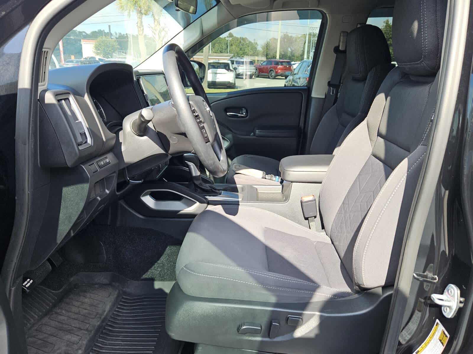 Used 2025 Nissan Frontier SV Truck Crew Cab