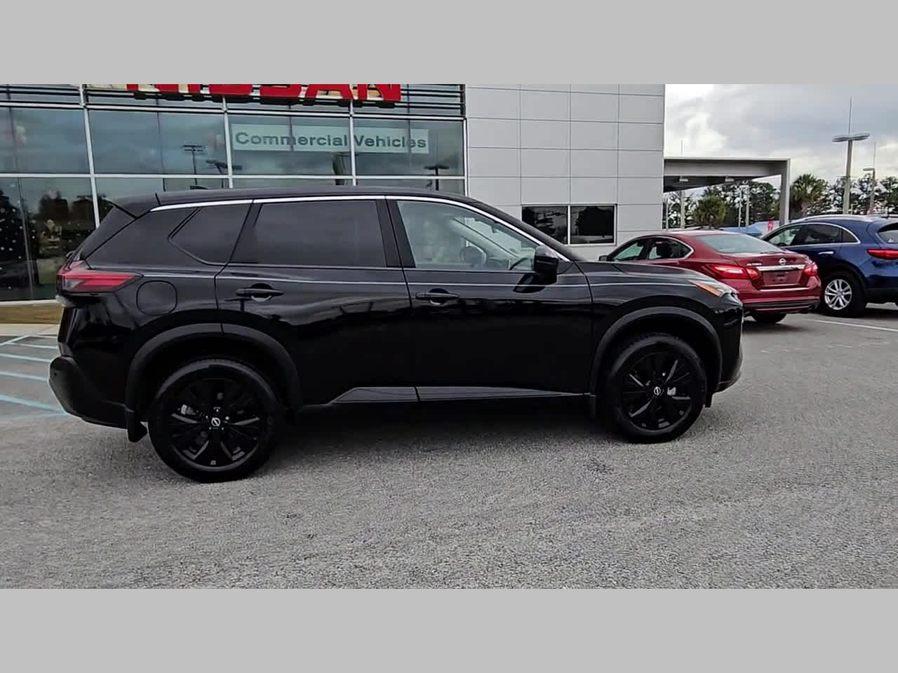 2023 Nissan Rogue SV - Photo 34