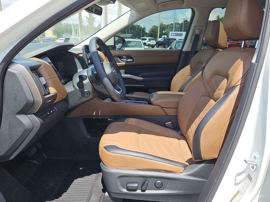 Used 2024 Nissan Pathfinder Platinum SUV