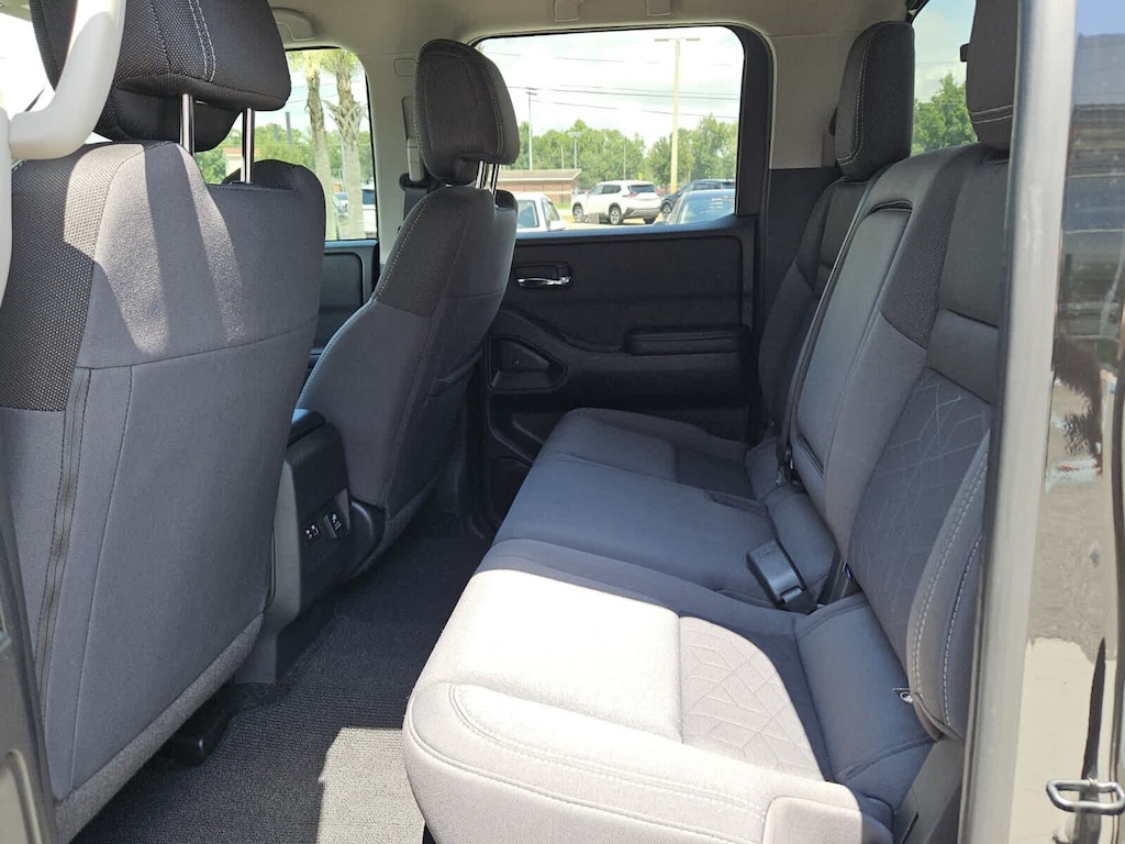 Used 2025 Nissan Frontier SV Truck Crew Cab