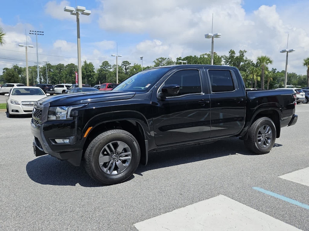 Used 2025 Nissan Frontier SV Truck Crew Cab