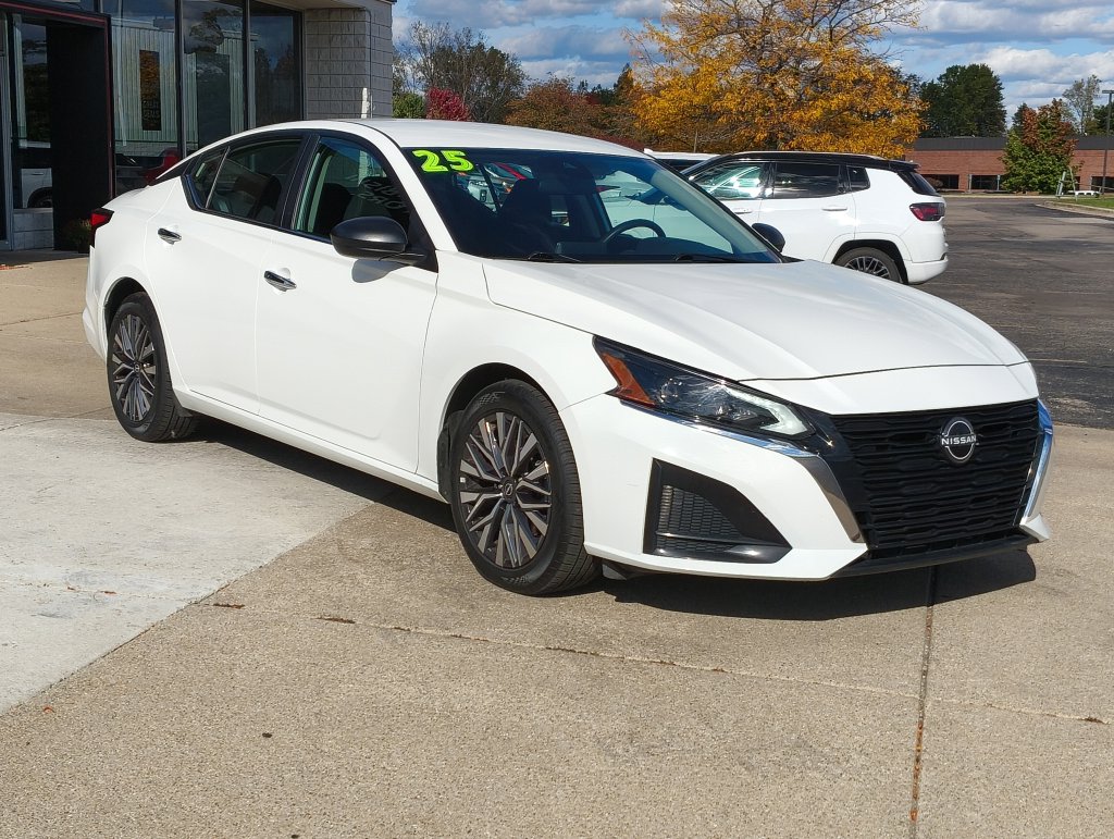 Used 2025 Nissan Altima 2.5 SV Sedan