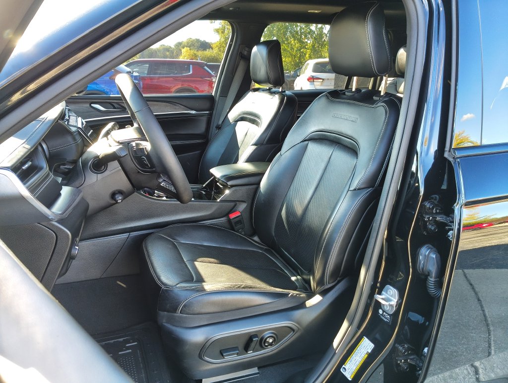 Used 2023 Jeep Grand Cherokee L Overland SUV