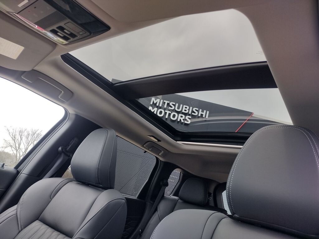 New 2026 Mitsubishi Outlander SEL SUV