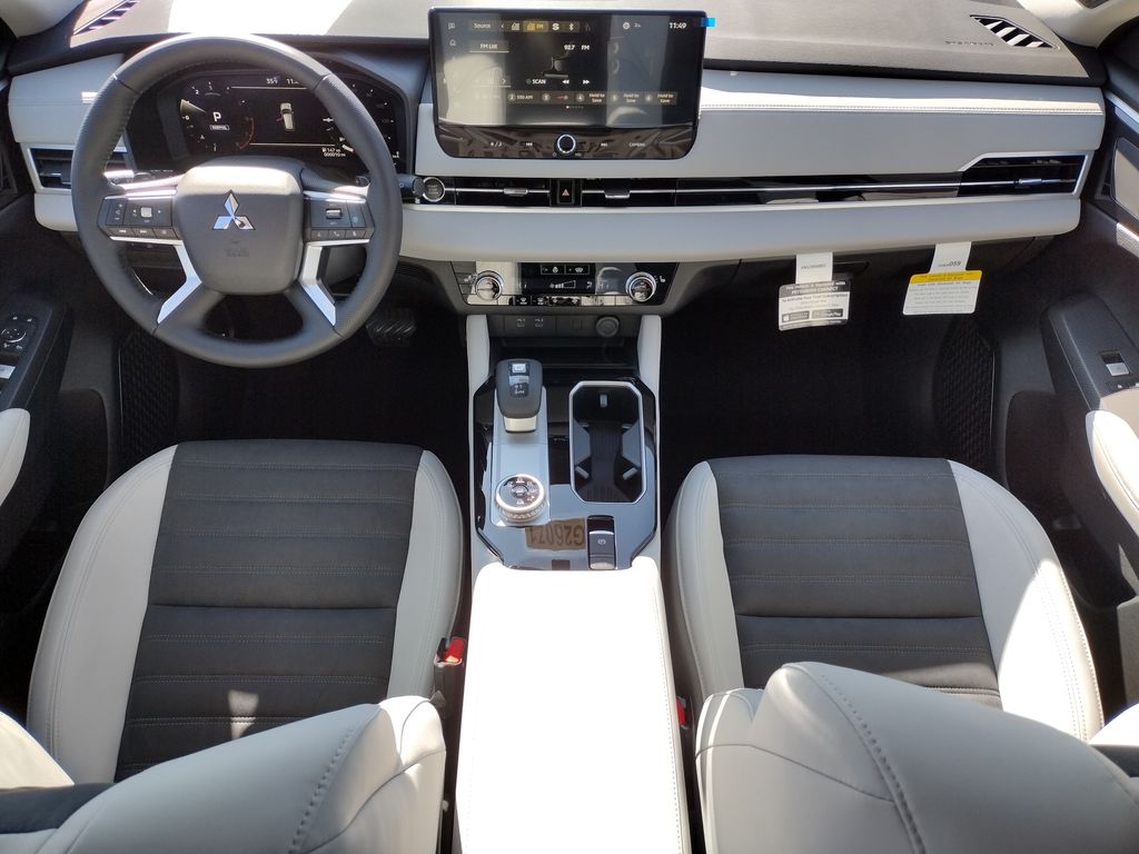 New 2026 Mitsubishi Outlander SE SUV