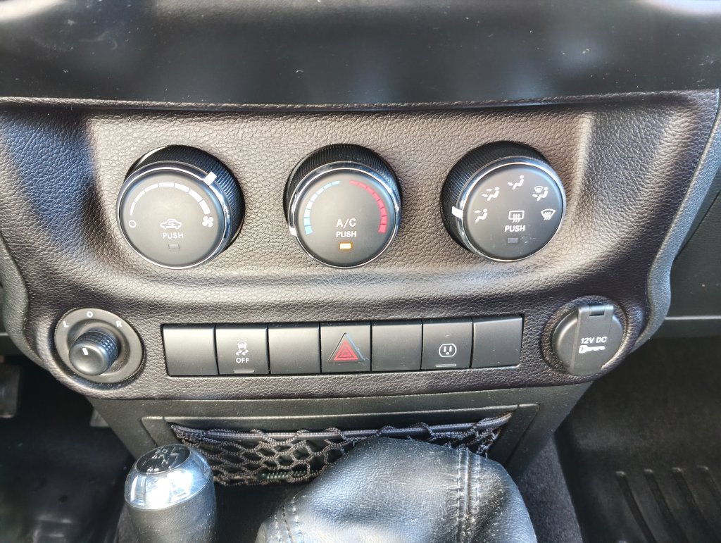 Used 2016 Jeep Wrangler Unlimited Sahara SUV