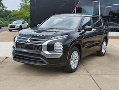 2026 Mitsubishi Outlander ES SUV