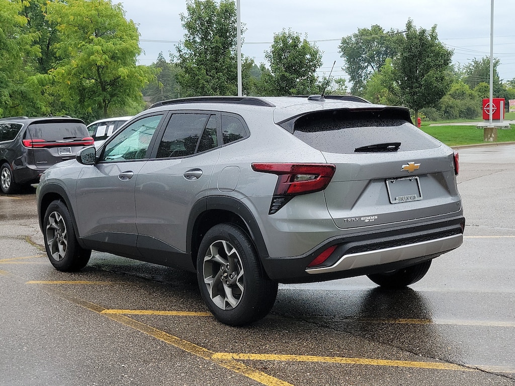 Used 2026 Chevrolet Trax LT SUV