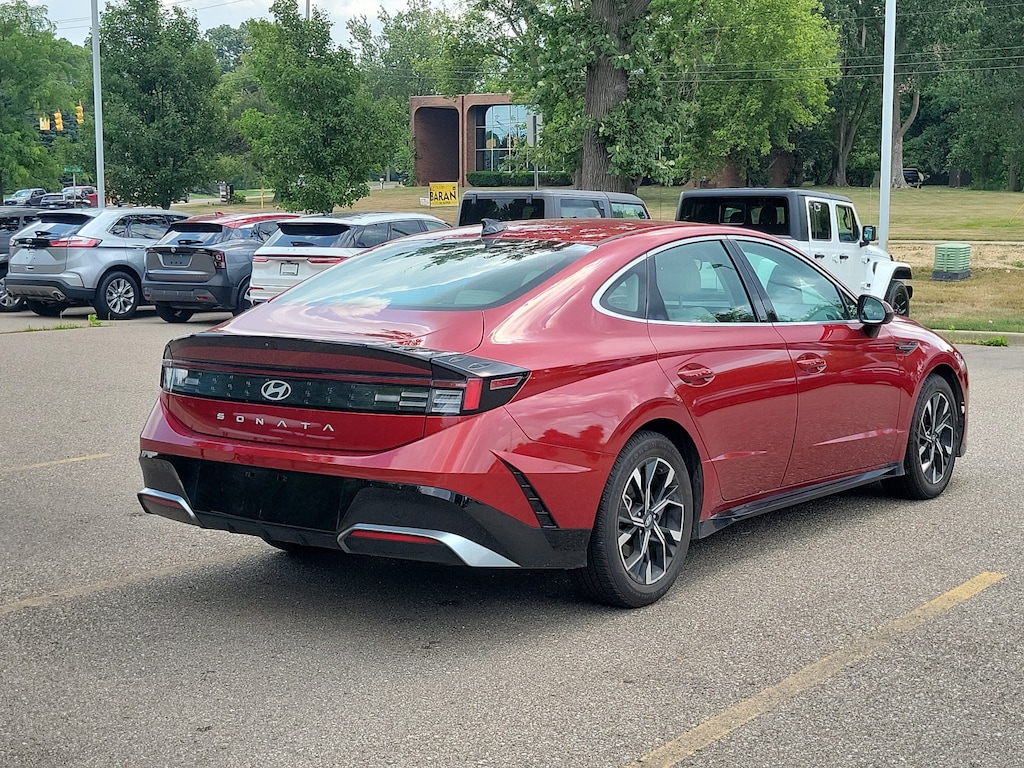 Used 2024 Hyundai Sonata SEL Sedan