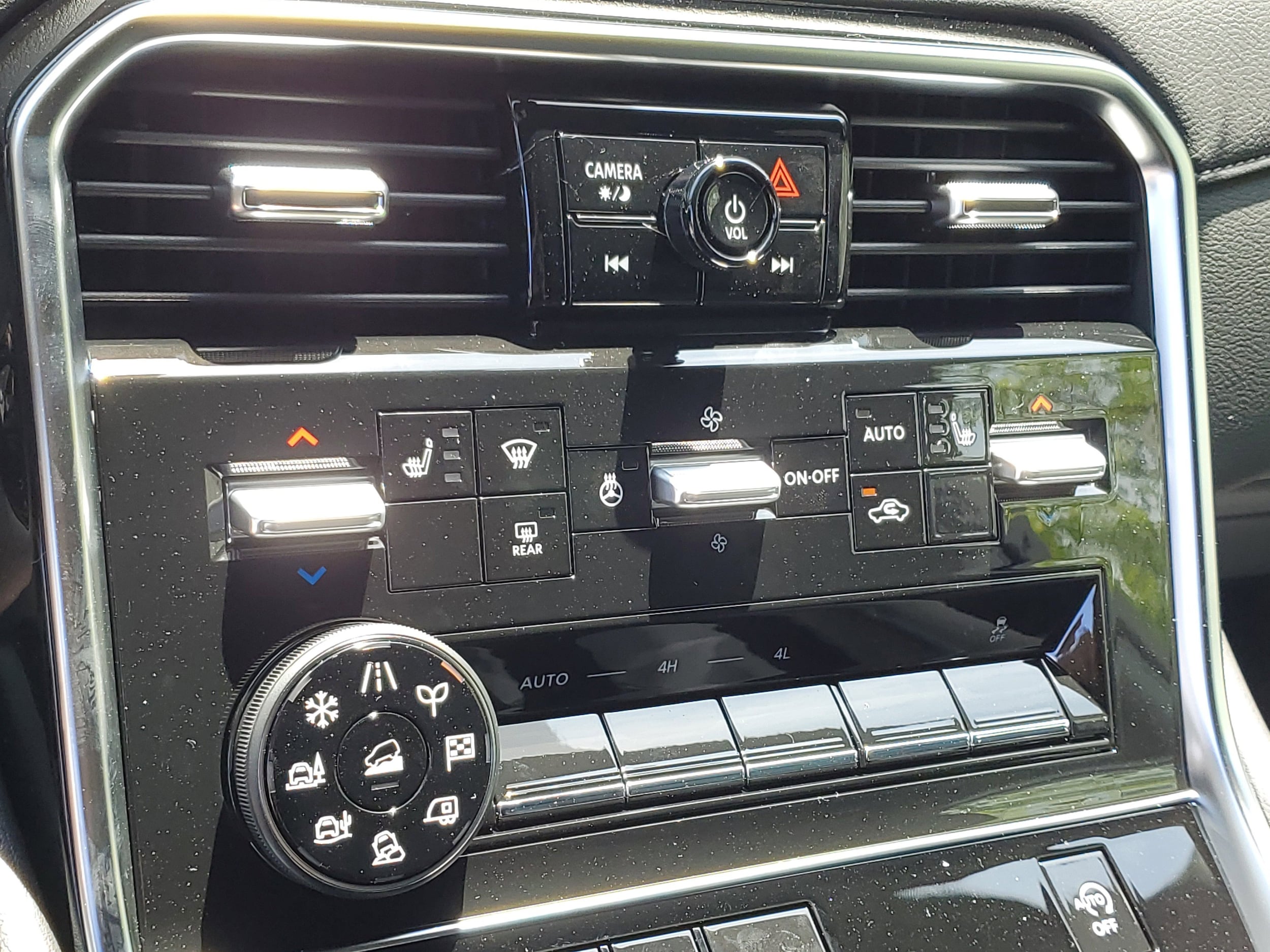 2025 Nissan Armada SL - Photo 19