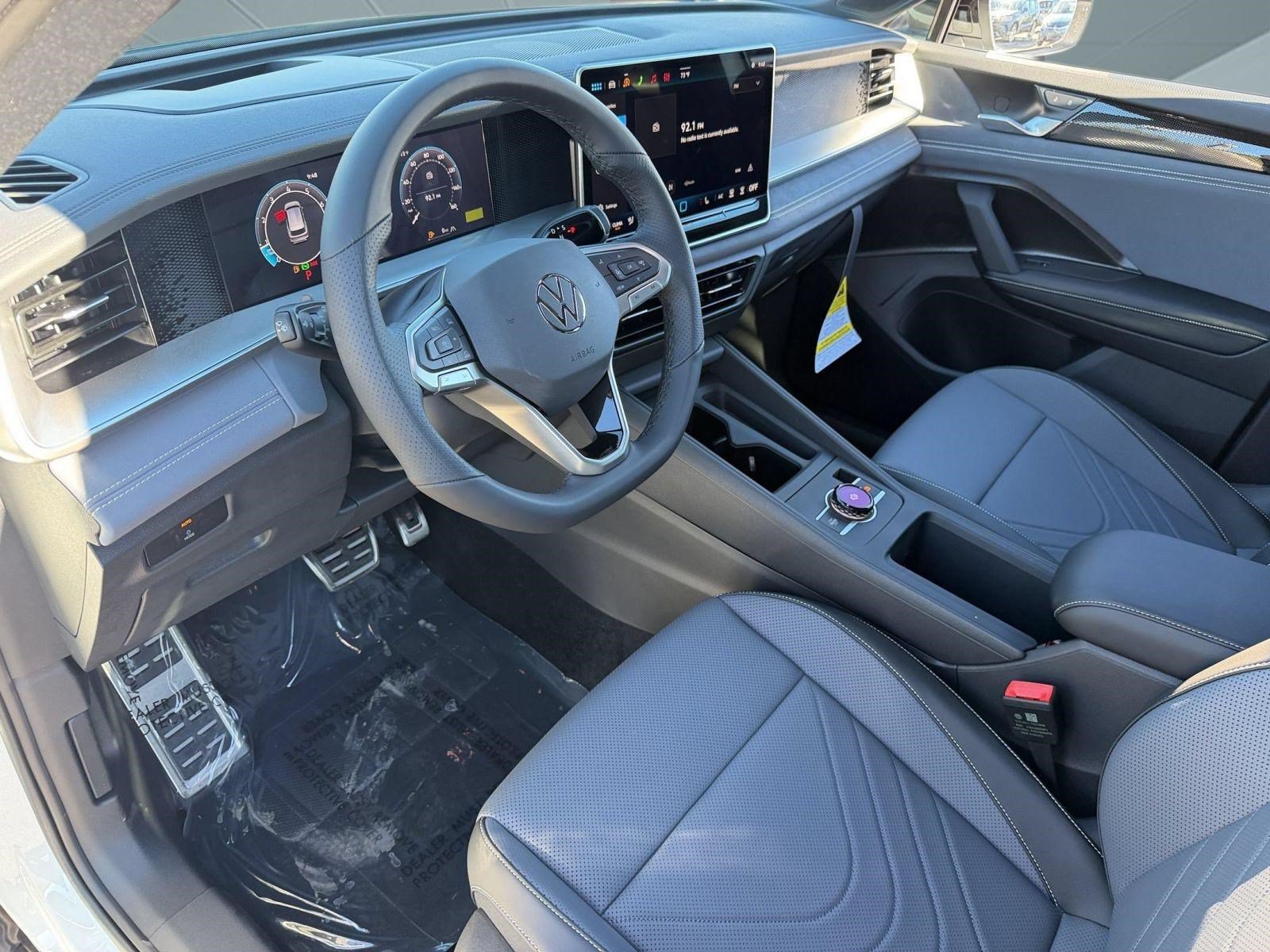 New 2026 Volkswagen Tiguan SE R-Line Black SUV