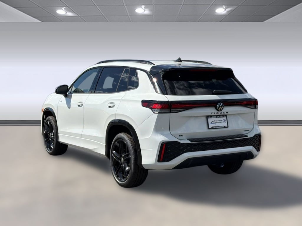 New 2026 Volkswagen Tiguan SE R-Line Black SUV