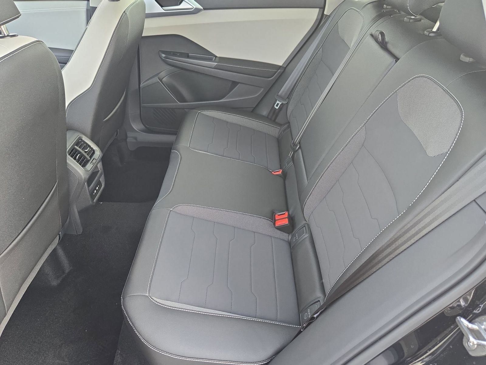 2026 Volkswagen Taos SE - Photo 11