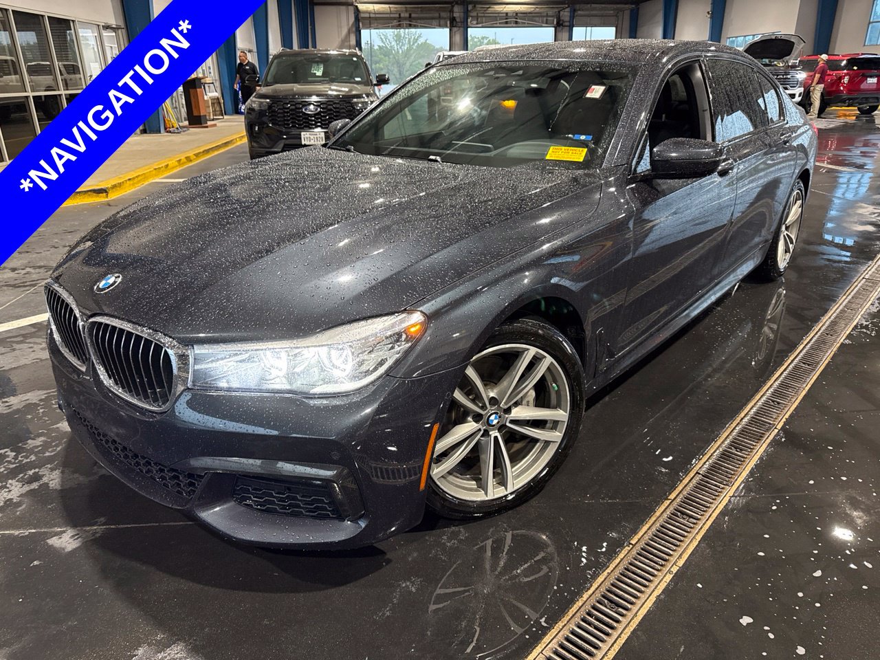  BMW 740i