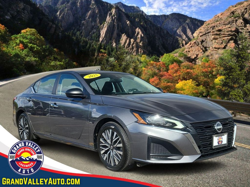 2025 Nissan Altima SV