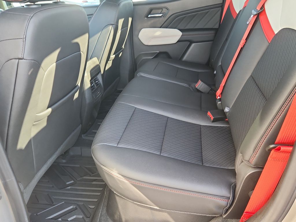 2023 GMC Canyon AT4X - Photo 10