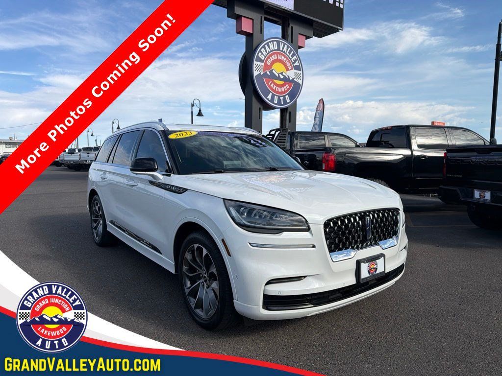 2023 Lincoln Aviator Plug-In Hybrid