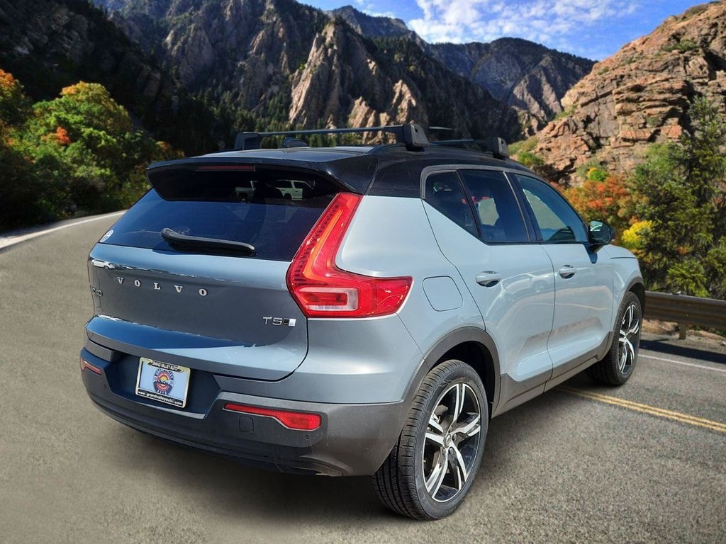 Used 2021 Volvo XC40 R-Design SUV