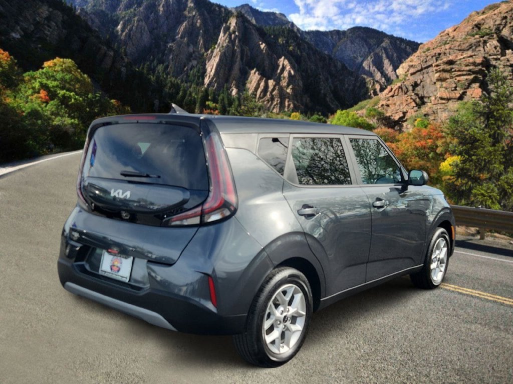 Used 2025 Kia Soul LX Hatchback