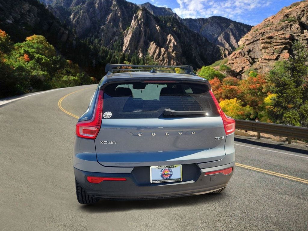 Used 2021 Volvo XC40 R-Design SUV