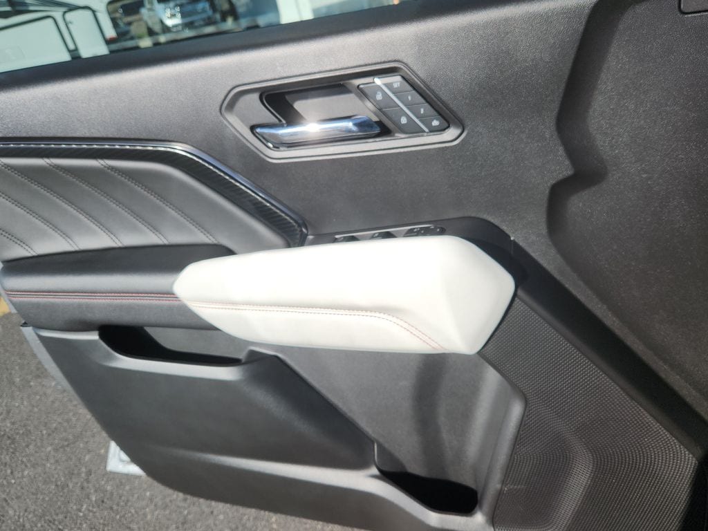 2023 GMC Canyon AT4X - Photo 9