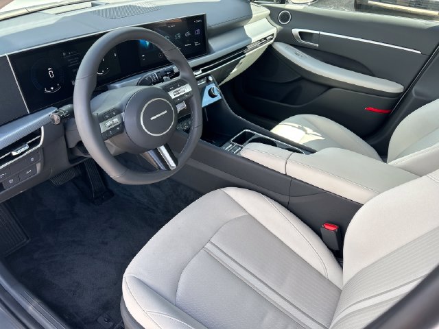 2026 Hyundai Sonata SEL - Photo 14