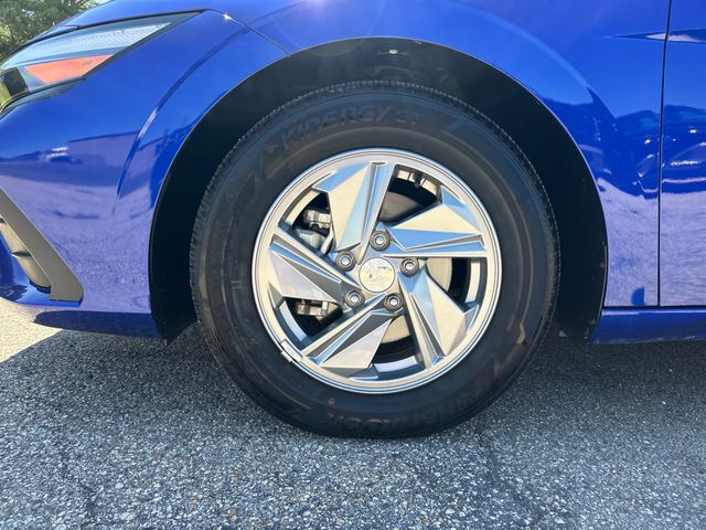 2024 Hyundai Elantra SE - Photo 11