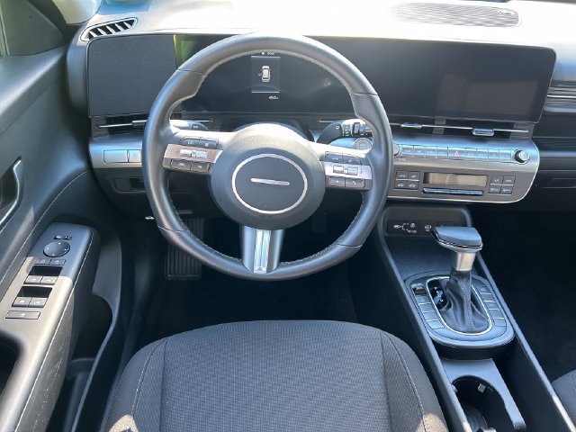 2025 Hyundai Kona SEL - Photo 16