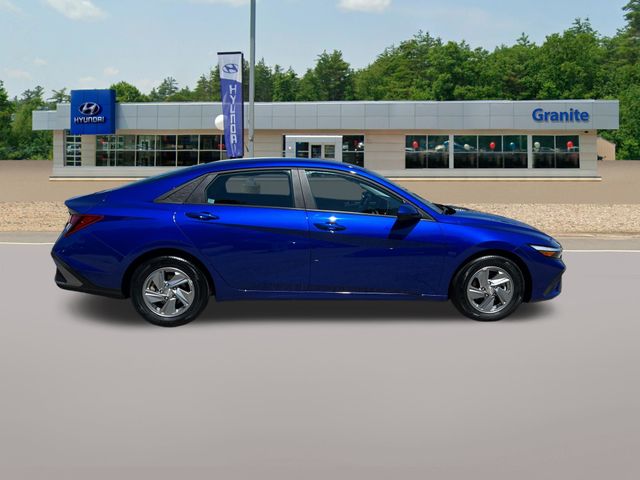 2024 Hyundai Elantra SE - Photo 6