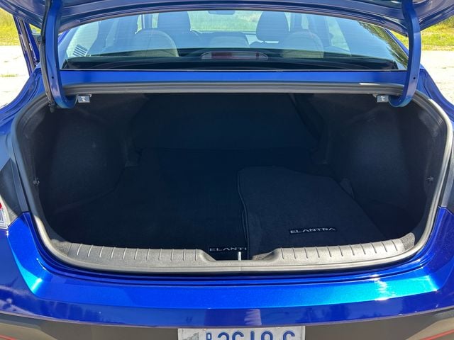 2024 Hyundai Elantra SE - Photo 25