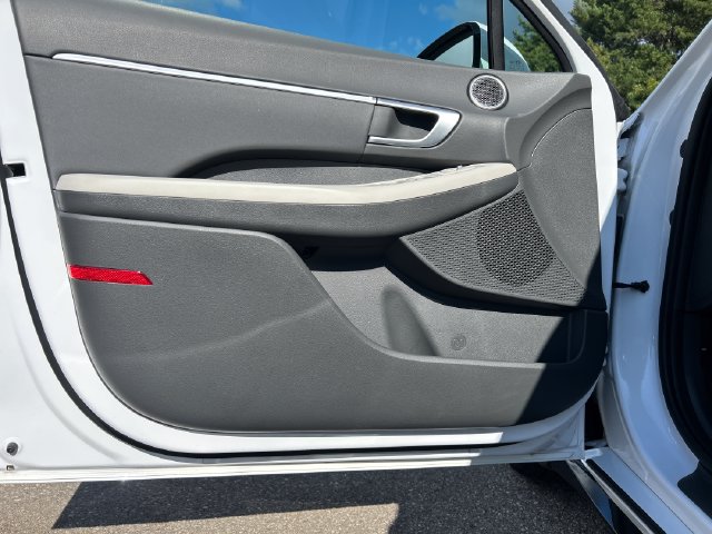 2026 Hyundai Sonata SEL - Photo 13