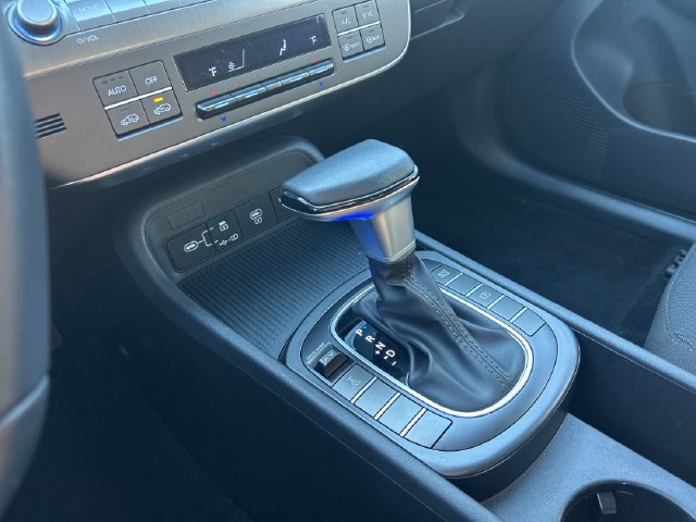 2025 Hyundai Kona SEL - Photo 14