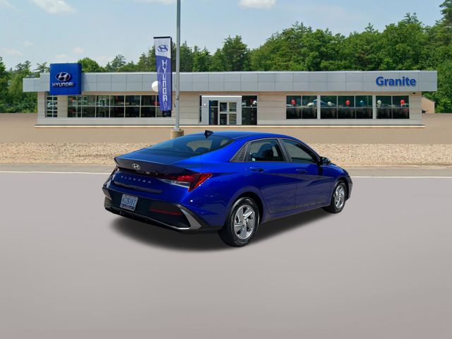 2024 Hyundai Elantra SE - Photo 7