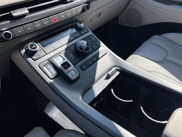 2025 Hyundai Palisade Limited - Photo 14