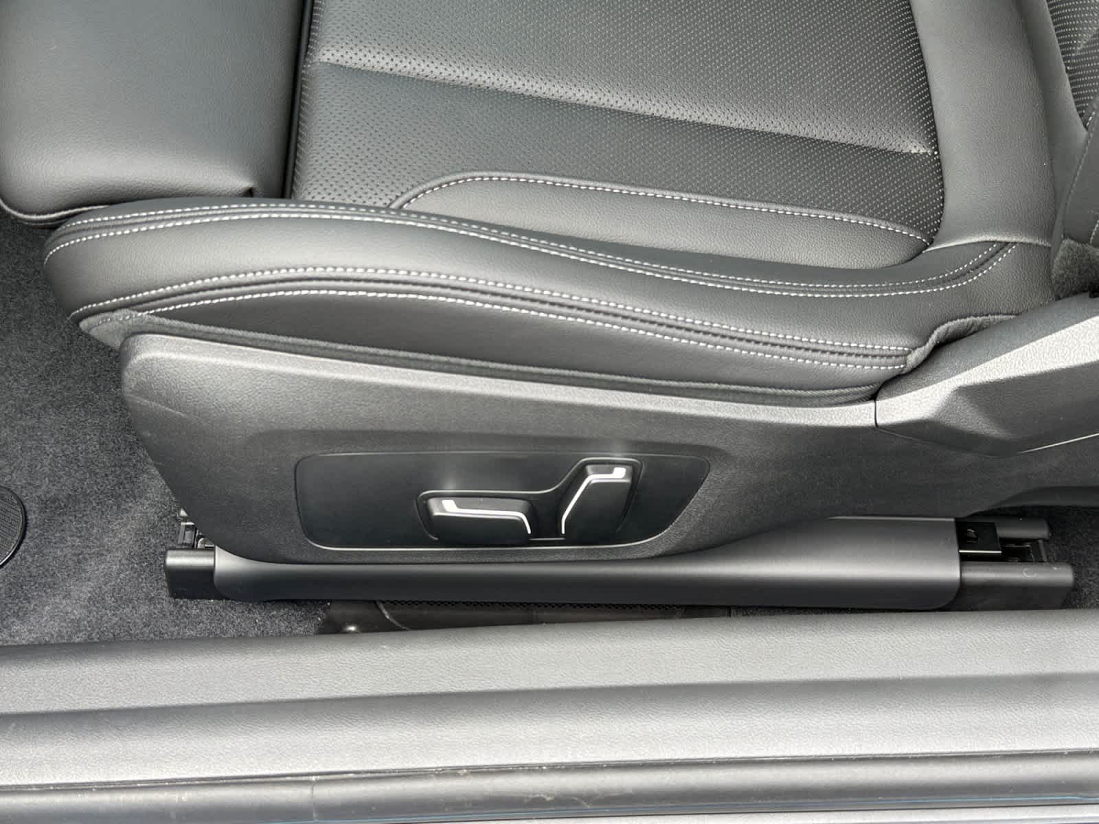 2025 BMW 2 Series 230i - Photo 12