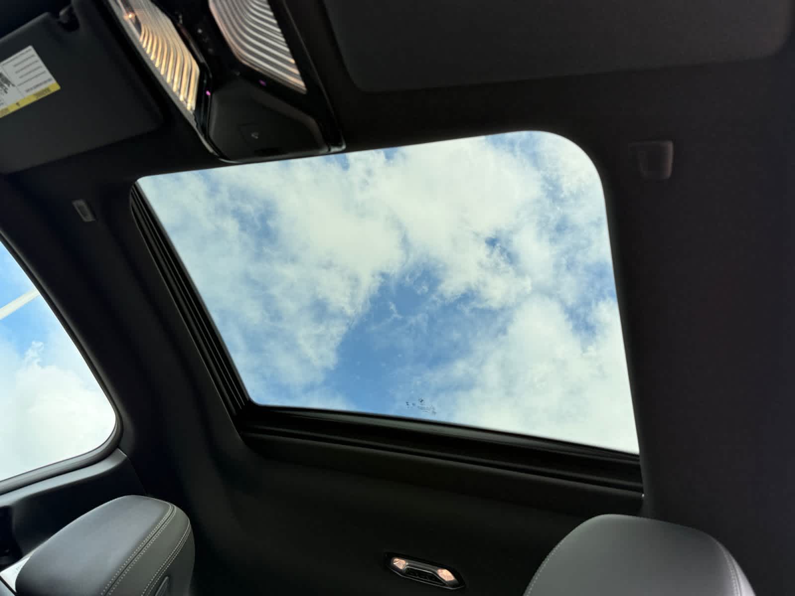 2025 BMW 2 Series 230i - Photo 31