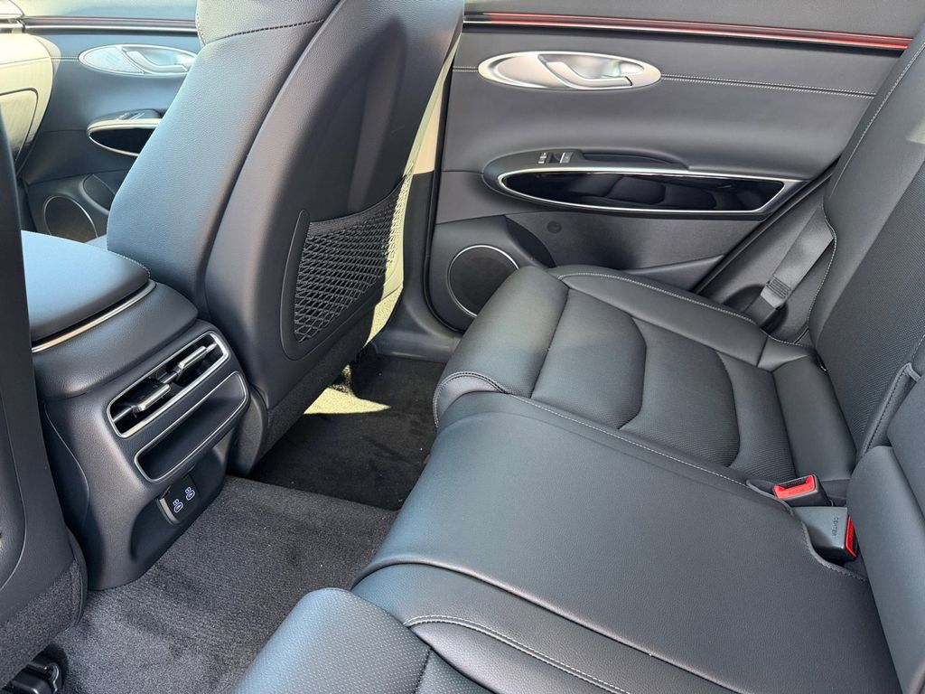 2026 GENESIS GV70 Standard - Photo 13