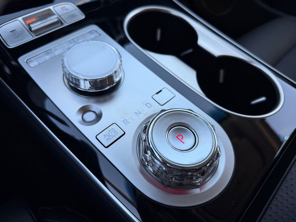 2026 GENESIS GV70 Standard - Photo 24