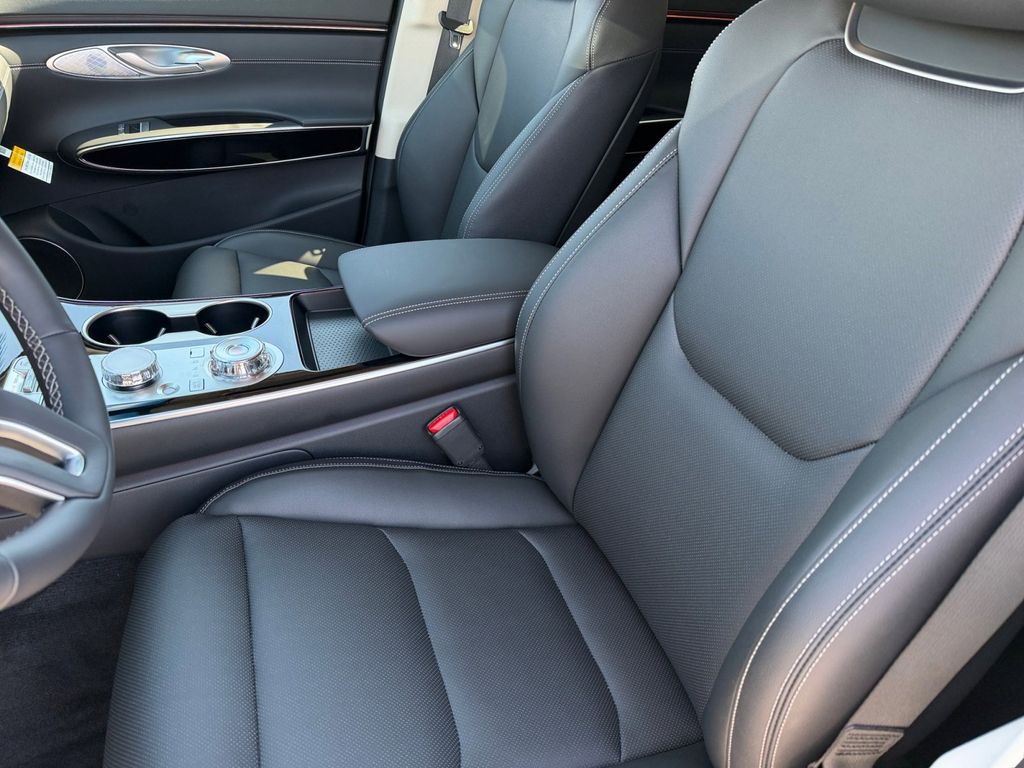 2026 GENESIS GV70 Standard - Photo 10